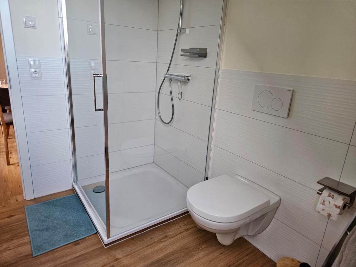 Ferienwohnung Glueck Am See Штернберг Экстерьер фото